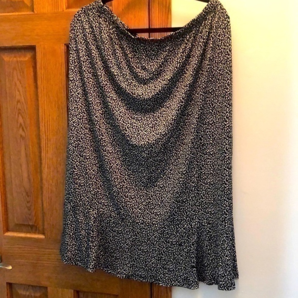 Sag harbor Skirt with ruffle bottom